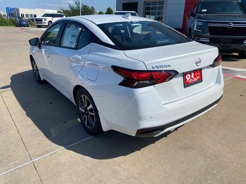 New 2025 Nissan Versa SV w/ Trunk Package FWD image 3