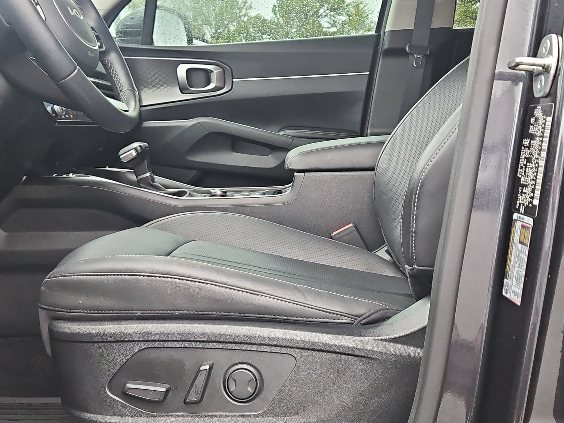 Used 2025 Kia Sorento S w/ Panoramic Sunroof Package FWD image 23