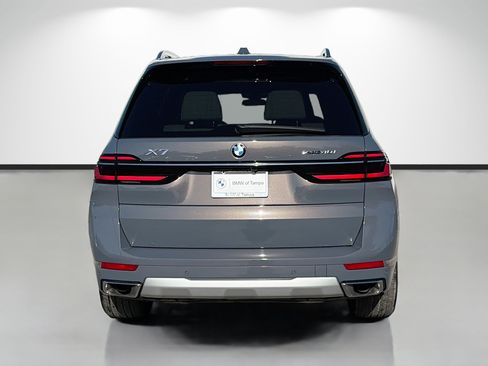 Used 2024 BMW X7 xDrive40i w/ Executive Package AWD/4WD image 4