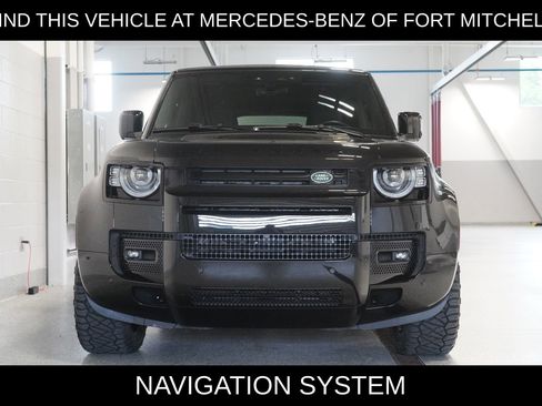 Used 2025 Land Rover Defender 130 X-Dynamic SE AWD/4WD image 2