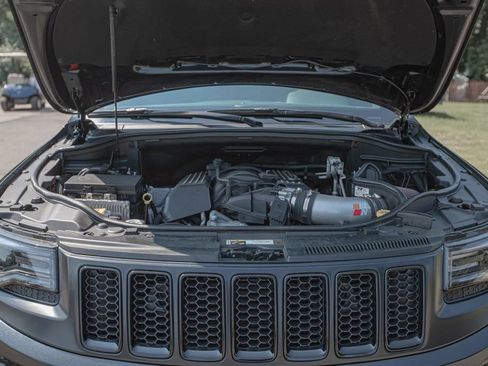 Used 2016 Jeep Grand Cherokee SRT AWD/4WD image 16
