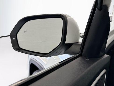 Used 2023 Volkswagen Atlas Cross Sport SE w/ Panoramic Sunroof Package FWD image 16