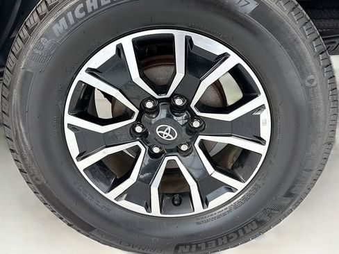 Used 2021 Toyota Tacoma TRD Sport w/ Technology Package RWD image 31