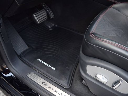 Used 2017 Porsche Cayenne GTS AWD/4WD image 33