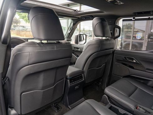 Used 2025 Lexus GX 550 w/ Accessory Package (2T) AWD/4WD image 17