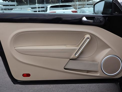 Used 2019 Volkswagen Beetle 2.0T SE w/ SE Premium Package image 14