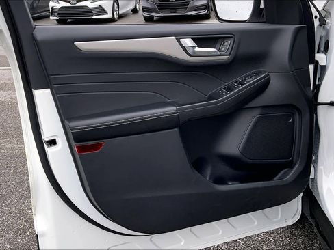 Certified 2022 Ford Escape SEL image 21