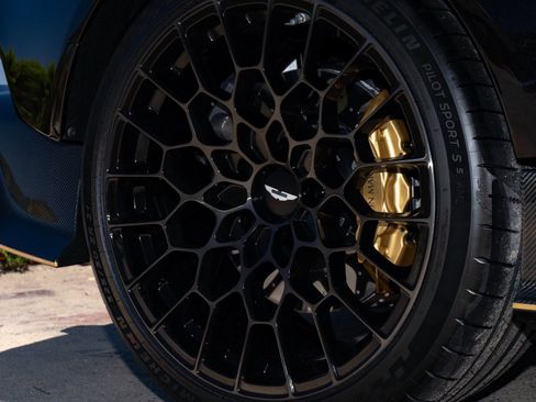 Used 2024 Aston Martin Valour image 12