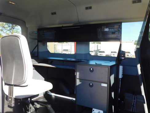 Used 2018 Ford Transit 150 XLT image 30