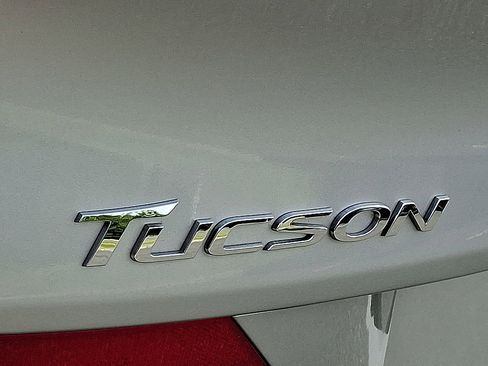 Used 2021 Hyundai Tucson Limited AWD/4WD image 19