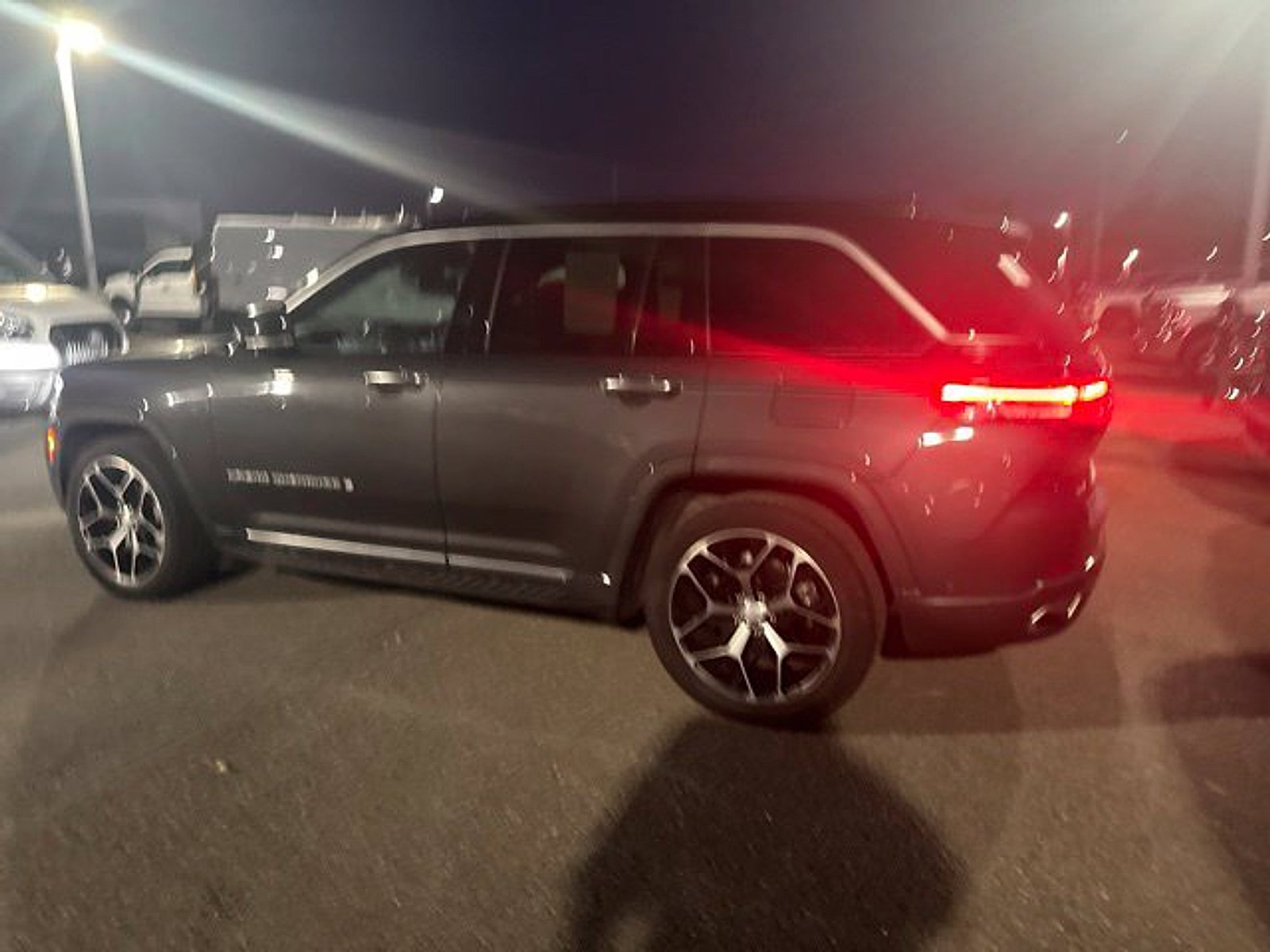 Used 2025 Jeep Grand Cherokee Summit AWD/4WD image 5