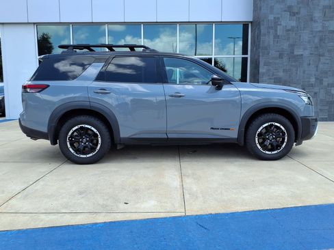 Used 2024 Nissan Pathfinder Rock Creek AWD/4WD image 25