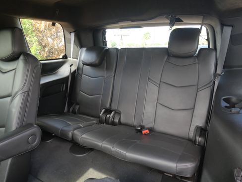 Used 2019 Cadillac Escalade Platinum w/ Escalade Sport Edition image 11