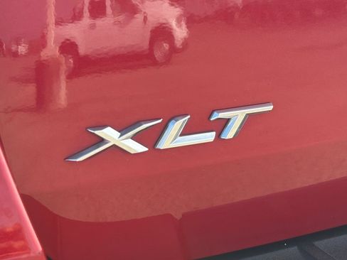 Used 2022 Ford Explorer XLT w/ Equipment Group 202A RWD image 35