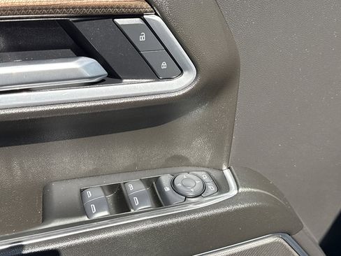 Used 2025 Chevrolet Silverado 1500 LT RWD image 35