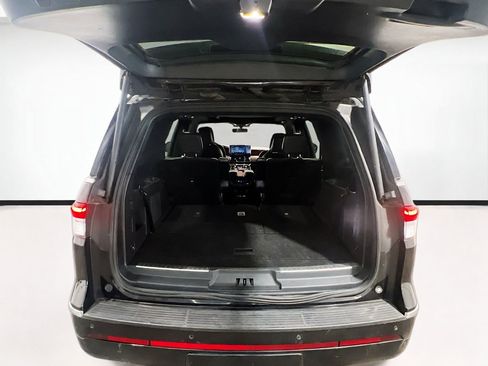 Used 2024 Lincoln Navigator Reserve AWD/4WD image 21