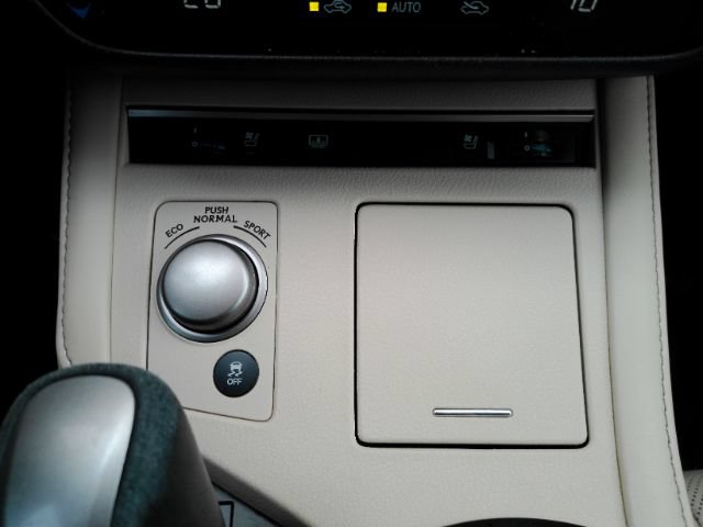 Used 2016 Lexus ES 350 w/ Luxury Package w/Wood Trim FWD image 46