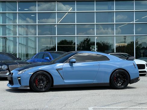 Used 2016 Nissan GT-R Black Edition AWD/4WD image 7