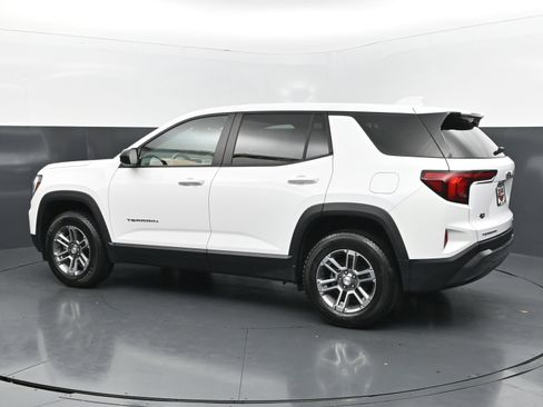 Used 2026 GMC Terrain Elevation FWD image 3