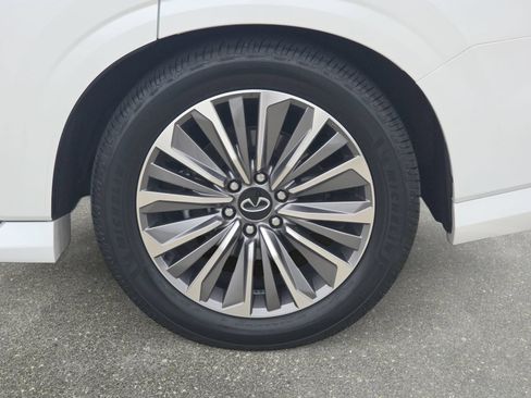 Certified 2025 INFINITI QX80 Sensory AWD/4WD image 32