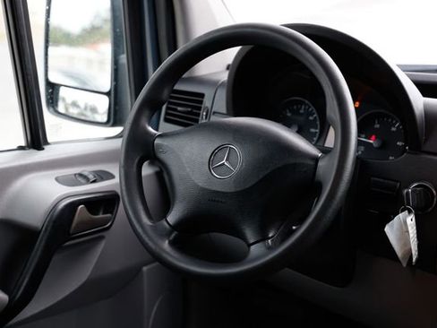 Used 2018 Mercedes-Benz Sprinter 2500 image 22