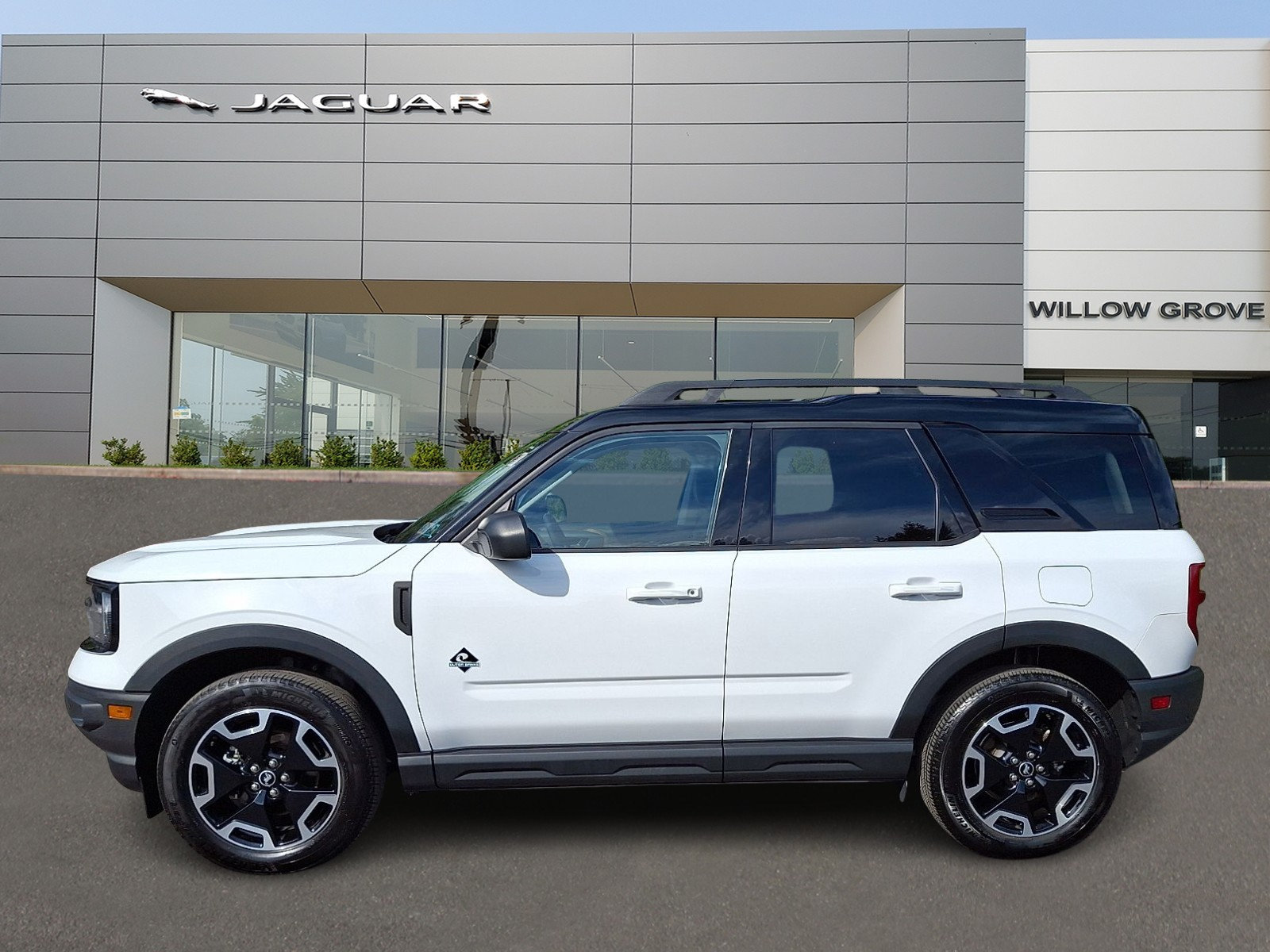 Used 2024 Ford Bronco Sport Outer Banks w/ Tech Package AWD/4WD image 6