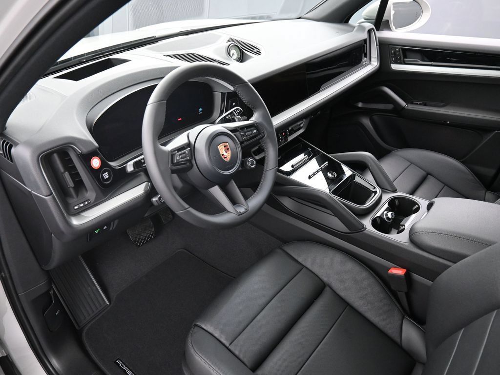 Certified 2026 Porsche Cayenne E-Hybrid AWD/4WD image 4