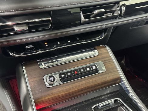 Used 2025 Lincoln Aviator Reserve w/ Equipment Group 201A image 9