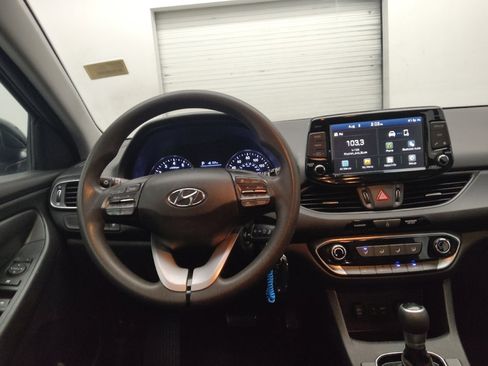 Used 2019 Hyundai Elantra GT FWD image 22
