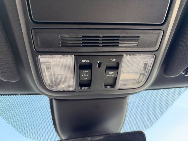 Used 2025 Honda Odyssey Sport-L image 23
