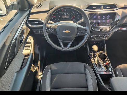 Certified 2022 Chevrolet TrailBlazer LT w/ Convenience Package AWD/4WD image 17