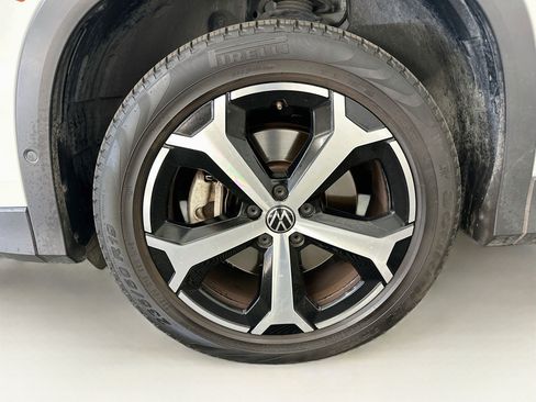 Used 2026 Volkswagen Tiguan SE AWD/4WD image 35