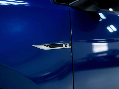 Used 2018 Volkswagen Golf R 4-Door image 33