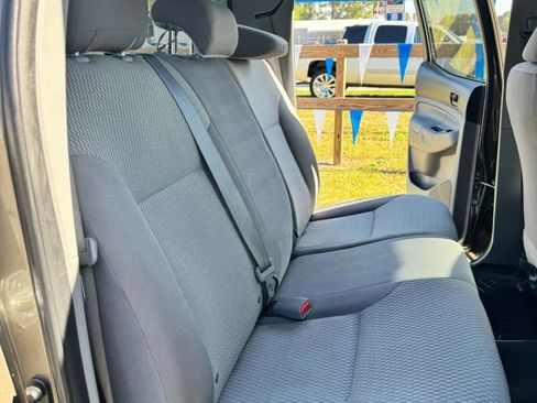 Used 2012 Toyota Tacoma PreRunner w/ Convenience Pkg image 14