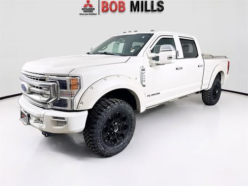 Used 2020 Ford F350 Platinum w/ FX4 Off-Road Package image 3