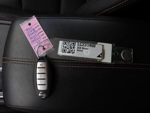 Used 2020 Nissan Altima 2.5 SR FWD image 25