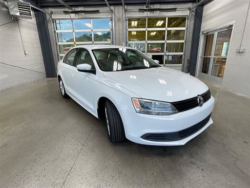 Used 2011 Volkswagen Jetta SE FWD image 7