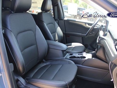 New 2025 Ford Escape SE image 7