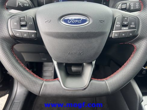 Used 2025 Ford Escape ST-Line FWD image 12