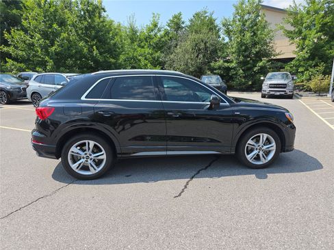 Used 2021 Audi Q3 2.0T Premium w/ Convenience Package AWD/4WD image 2