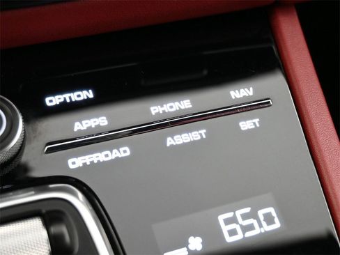 Used 2022 Porsche Cayenne S image 14