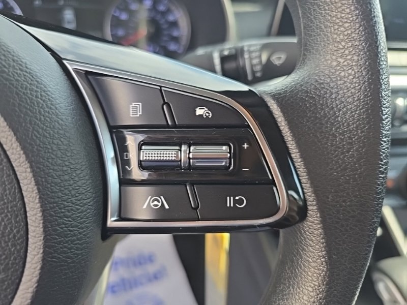 Used 2023 Kia Forte LXS w/ LXS Technology Package FWD image 13