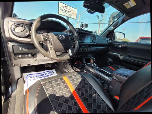 Used 2022 Toyota Tacoma TRD Off-Road image 20