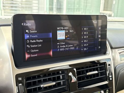 Used 2023 Lexus GX 460 Premium w/ Accessory Package image 12