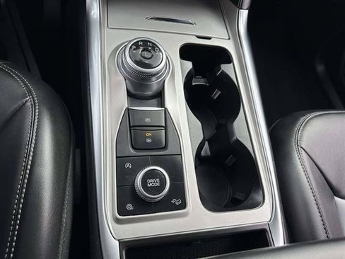 Used 2024 Ford Explorer XLT w/ Equipment Group 202A AWD/4WD image 21