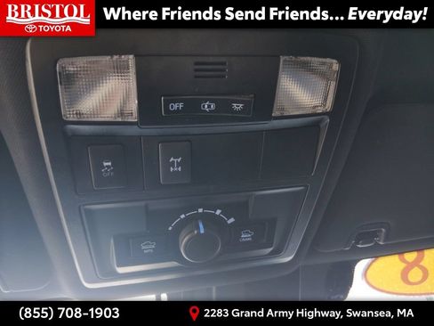 Used 2018 Toyota Tacoma TRD Off-Road w/ Technology Package AWD/4WD image 23