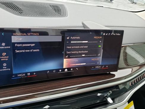 New 2026 BMW X7 xDrive40i w/ Premium Package image 27