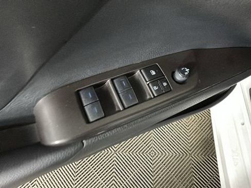 Used 2024 Toyota Camry SE FWD image 11