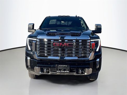 Used 2024 GMC Sierra 3500 Denali w/ Denali Reserve Package image 2
