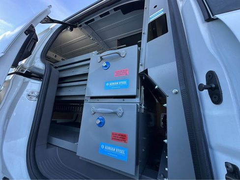 Used 2020 Ford Transit Connect XL image 9